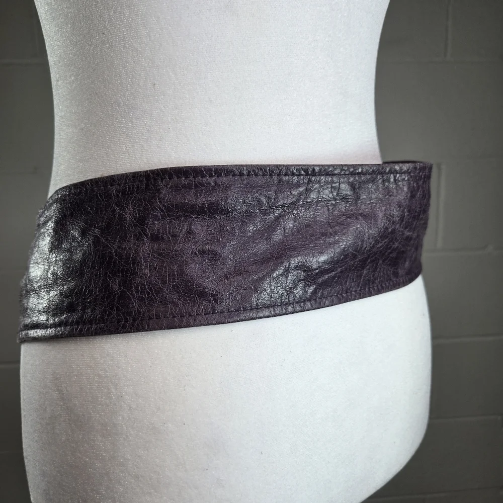 Vtg light purple soft Slouchy  leather loop boho belt